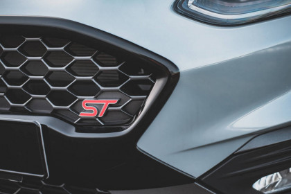 Přední maska Ford Fiesta ST Mk8 černý lesk