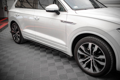 Prahové lišty Volkswagen Touareg R-line Mk3 carbon look