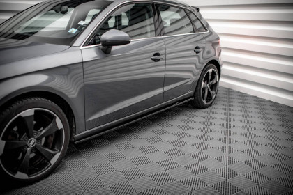 Prahové lišty Audi A3 Sportback 8V černý lesklý plast