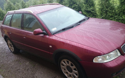 Plastové lemy blatníků Audi A4 B5 kombi široká lišta 1999-2001 4ks