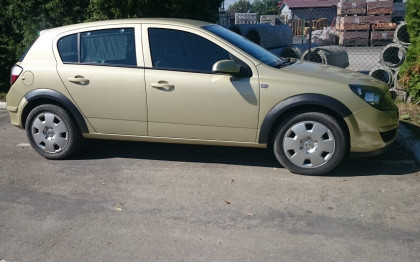 Plastové lemy blatníků Opel Astra H 4/5dv. 2004-2014 4ks