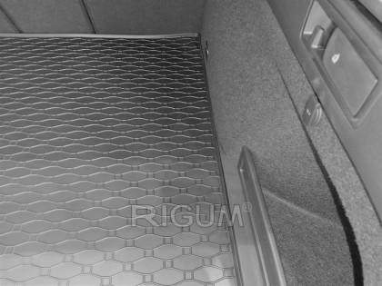 Gumová vana do kufru - VW Passat Variant 2014- Horní poloha
