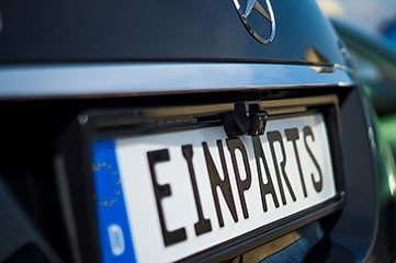 EPP026 Couvací kamera v rámečku SPZ s monitorem 5 palců