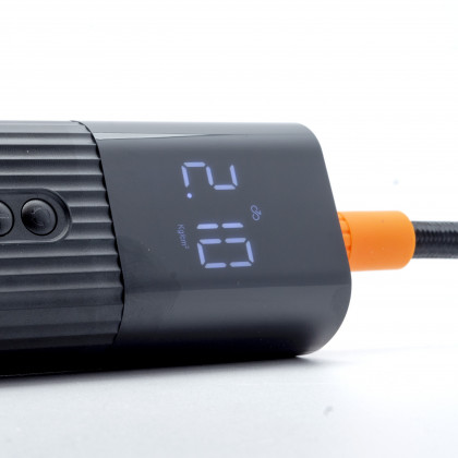 EPAP01 Autokompresor s digitálním manometrem a LED baterkou