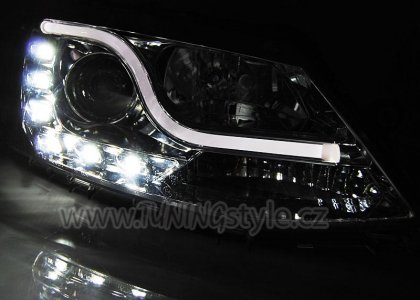 Přední světla s TubeLights a LED denními světly VW Jetta 6 11- chrom