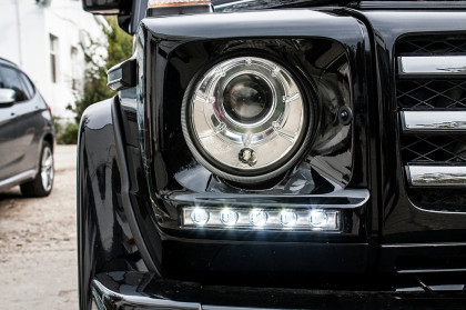 Přední rámek světel s LED denními světly Mercedes-Benz G W461/W463 B-style 01-12 bílé