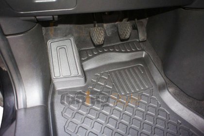 Přesné plastové koberce, vaničky s vysokým okrajem - Nissan X-Trail II 07-14