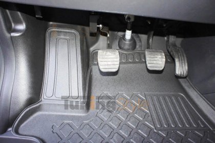 Přesné plastové koberce, vaničky s vysokým okrajem - Renault Trafic III. 14-
