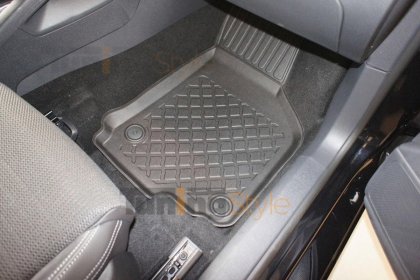 Přesné plastové koberce, vaničky s vysokým okrajem - Škoda Octavia II 04-13