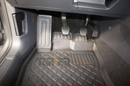 Přesné plastové koberce, vaničky s vysokým okrajem - Škoda Octavia III 13-
