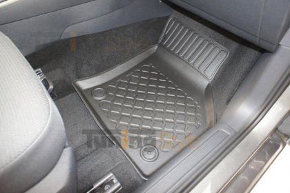 Přesné plastové koberce, vaničky s vysokým okrajem - Škoda Octavia III 13-