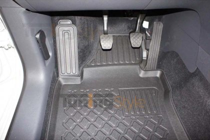 Přesné plastové koberce, vaničky s vysokým okrajem - VW Caddy 04-10