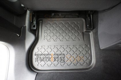 Přesné plastové koberce, vaničky s vysokým okrajem - VW Caddy 04-10