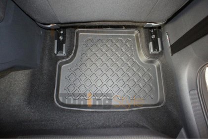 Přesné plastové koberce, vaničky s vysokým okrajem - VW Golf VII 13-