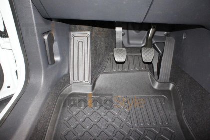 Přesné plastové koberce, vaničky s vysokým okrajem - VW Tiguan 07-17