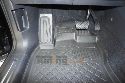 Přesné plastové koberce, vaničky s vysokým okrajem - VW Tiguan II.16-