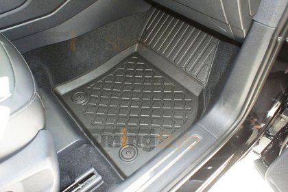 Přesné plastové koberce, vaničky s vysokým okrajem - VW Tiguan II.16-