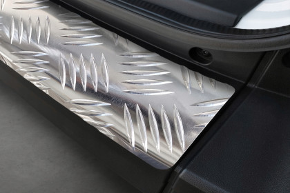 Nerezová ochranná lišta zadního nárazníku Avisa VW Crafter II 2017-