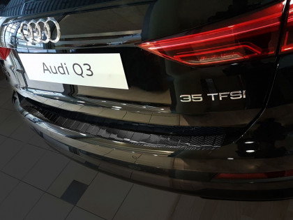 Ochranná lišta zadního nárazníku AUDI Q3 II 2018- karbonová