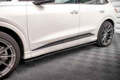 Prahové lišty Audi Q4 e-tron černý lesklý plast
