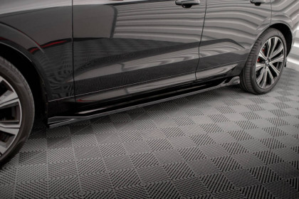 Prahové lišty Volvo XC60 R-Design Mk2 Facelift carbon look