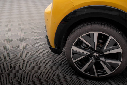 Spoiler zadního nárazníku Street pro + flaps Peugeot 208 GT Mk2 černo červený