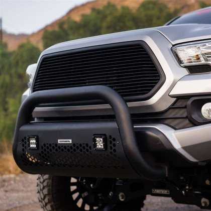 Bull bar with two cube light mounts Go Rhino RC2