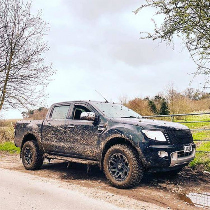 Alloy wheel AX200 Yukon Gloss Black ATX