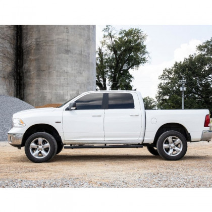 Step bars Rough Country Crew Cab