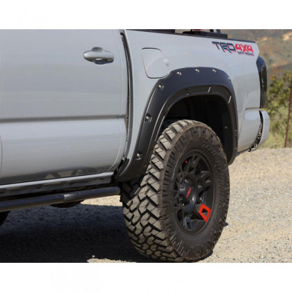 Front and rear fender flares Rough Country Defender Pocket