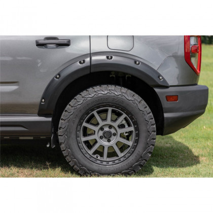 Front and rear fender flares Rough Country Pocket chrome rivets