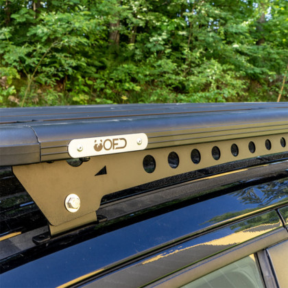 Roof rack with mounting brackets 160x142,5 cm OFD