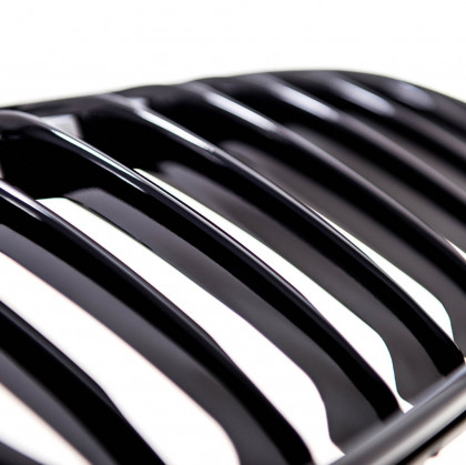 Maska - ledvinky BMW X1 (F48) 2015-2019 - černé lesklé