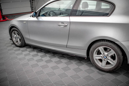 Prahové lišty V.2 BMW 1 E81 Facelift černý lesklý plast