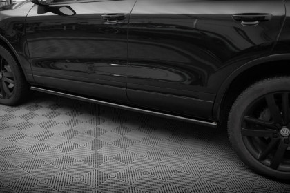 Prahové lišty Volkswagen Touareg Mk2 černý lesklý plast
