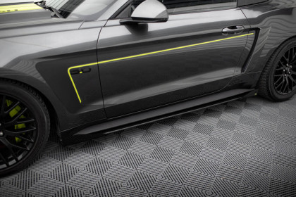 Prahové lišty Street pro + flaps Ford Mustang GT Mk6 černo červené