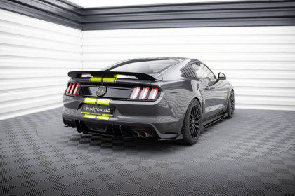 Splittery zadní boční Street Pro + flaps Ford Mustang GT Mk6 černo červené