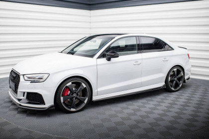 Prahové lišty V.3 Audi RS3 Sedan 8V Facelift černý lesklý plast