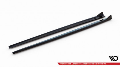Prahové lišty V.3 Audi RS3 Sedan 8V Facelift černý lesklý plast