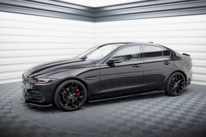 Prahové lišty Jaguar XE X760 Facelift černý lesklý plast