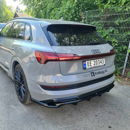 Spoiler zadního nárazniku Audi e-Tron S-Line černý lesklý plast