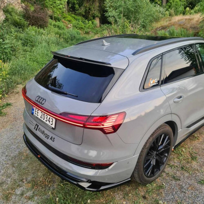 Prodloužení spoileru Audi e-Tron S-Line černý lesklý plast