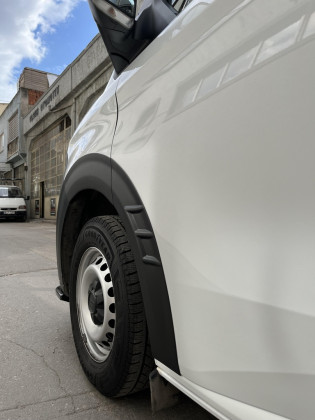 Plastové lemy blatníků pro FORD Transit Custom Mk2 2023- (10ks)