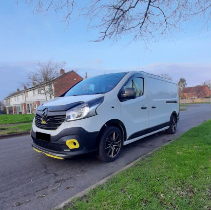 Plastové lemy blatníků pro RENAULT Trafic 2014-2018 (černý lesk) (10ks)