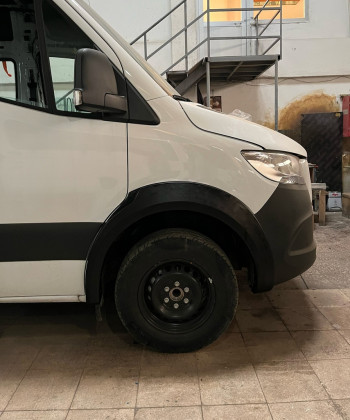Plastové lemy blatníků pro MERCEDES Sprinter W907 2018 +