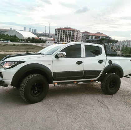 Plastové lemy blatníků pro MITSUBISHI L200 Triton Series 5 2015-2018 s TÜV
