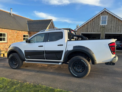 Plastové lemy blatníků pro NISSAN Navara NP300 (D23) 2014-2017 s TÜV