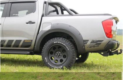 Plastové lemy blatníků pro NISSAN Navara NP300 (D23) 2014-2017 s TÜV