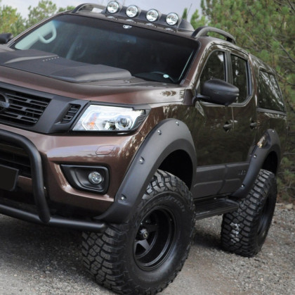 Plastové lemy blatníků pro NISSAN Navara NP300 (D23) 2014-2017 s TÜV