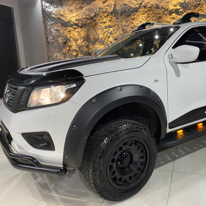 Plastové lemy blatníků pro NISSAN Navara NP300 (D23) 2017-2021 s TÜV